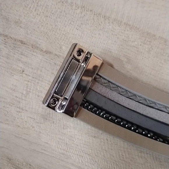 Turquoise Like and Silver Multi-Layer Bracelet - Picture 5 of 6